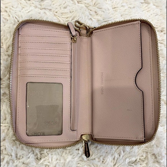 Michael Kors rose coloured wallet with strap - Picture 4 of 4